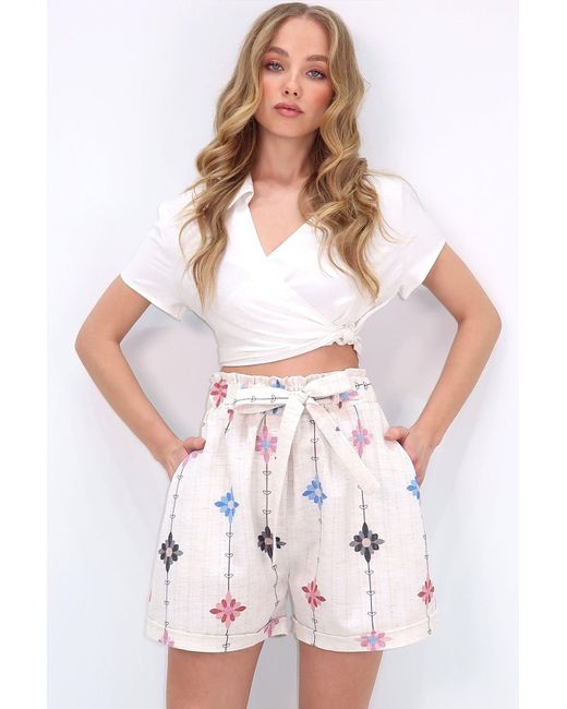 Trend Alaçatı Stili White Fliederfarbene Leinen-Shorts – Hohe Taille, Doppelte Taschen, Blumendruck, Doppelte Beine Für Damen