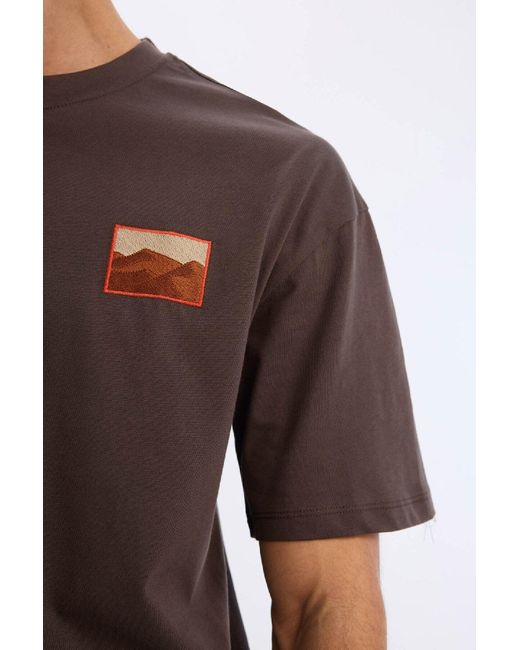 Defacto 100 Baumwolle, Oversize-T-Shirt Mit Weitem Schnitt, Rundhalsausschnitt Und Rückenaufdruck, Kurzärmelig, B4901Ax25Sp Für Herren in Brown für Herren