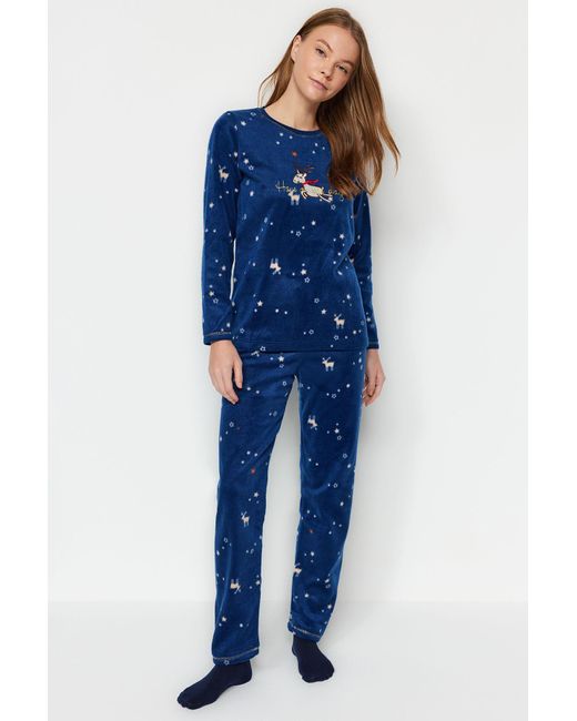 Trendyol Blue Marineblaues gestricktes pyjama-set mit polarstern-stickerei und detaillierter t-shirt-hose
