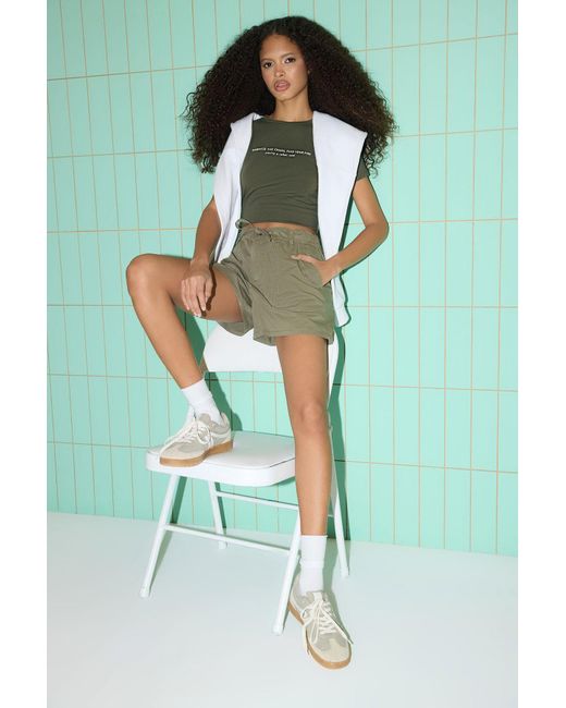 Trendyol Green Khakifarbene City Boy-Jeansshorts Mit Hoher Taille Für Damen