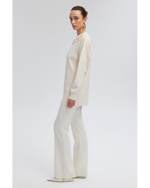 Touché Privé White Strickpullover Mit Gekreuztem Kragen Für Damen