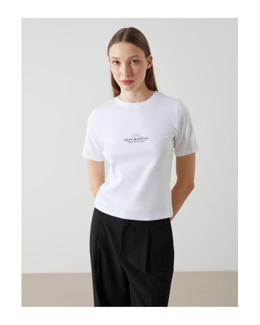 LC Waikiki White Bedrucktes T-Shirt Mit Rundhalsausschnitt Für Damen
