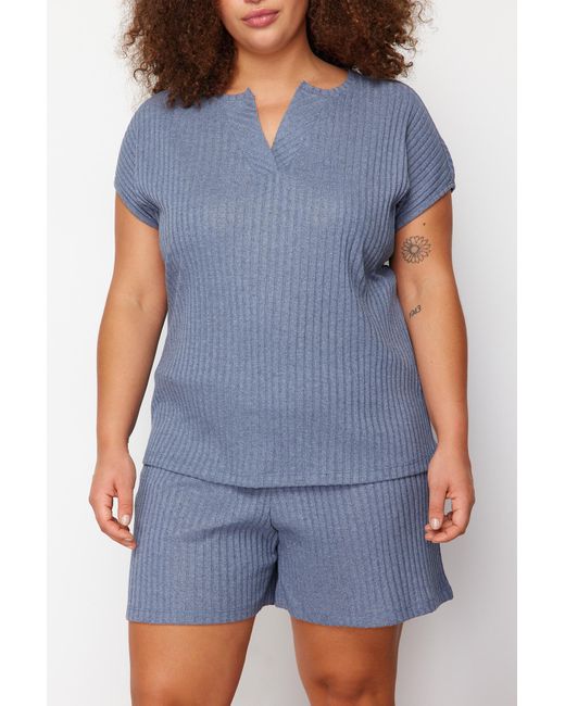 Trendyol Blue Es pyjama-set aus strick mit v-ausschnitt und camisole-muster