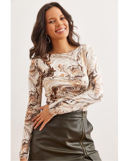 Olalook Natural Bluse Mit Cremefarbenem U-Boot-Ausschnitt Und Drapiertem, Detailliertem Crop-Viskose-Bluse Blz- 19002819 Für Damen