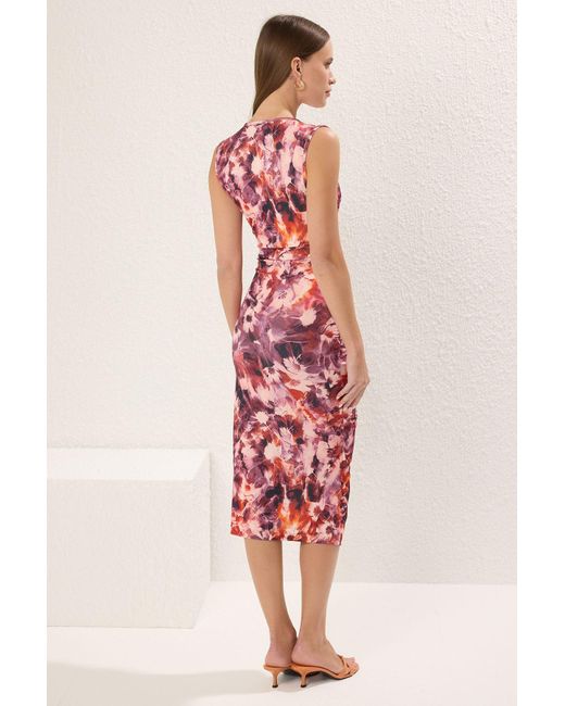 Trendyol Red Dusty Rose Bedrucktes, Figurbetontes, Gerafftes, Detailliertes, Gestricktes, Dehnbares Midi-Bleistiftkleid Für Damen