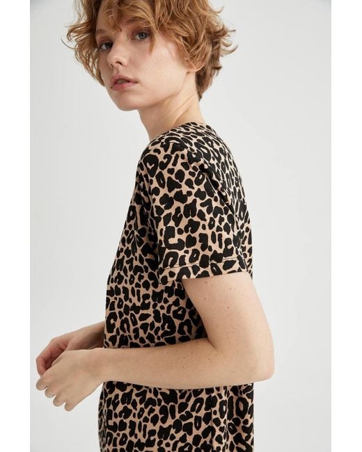 Defacto Natural Übergroßes t-shirt aus 100 % baumwolle mit leopardenmuster