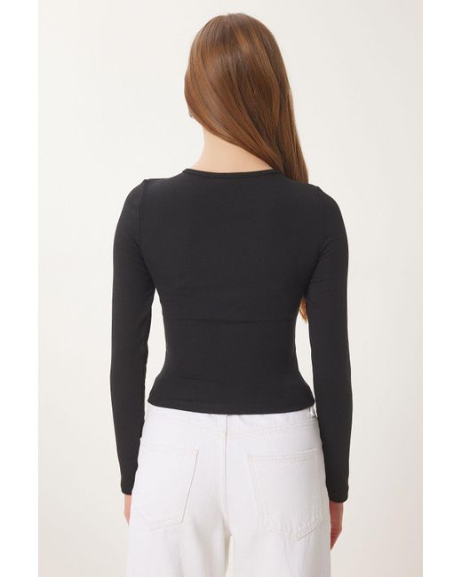 Happiness İstanbul Black Schwarze Basic-Strick-Crop-Bluse Mit Druckknopfverschluss Für Damen