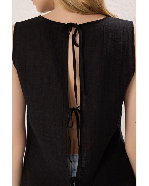 Trendyol Black Schwarze Gewebte Bluse Mit Bindedetail Für Damen