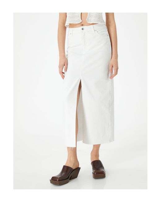 Koton White Langer jeansrock mit schlitzdetail vorne, hohe taille, tasche, bequeme passform