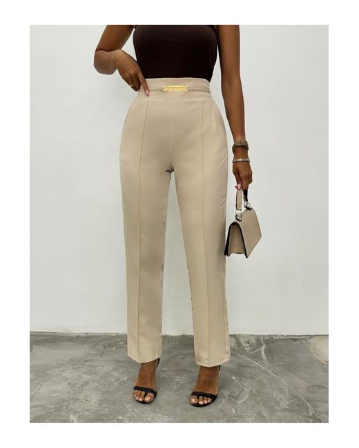 Modamorfo Natural Beigefarbene Hose Mit Metalldetail Und Taschen – Elastische Taille Für Damen