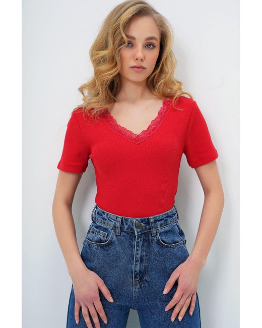 Trend Alaçatı Stili Red Rote Bluse Mit V-Ausschnitt Und Spitze Vorne Und Hinten, Kurzärmelig, Für Damen