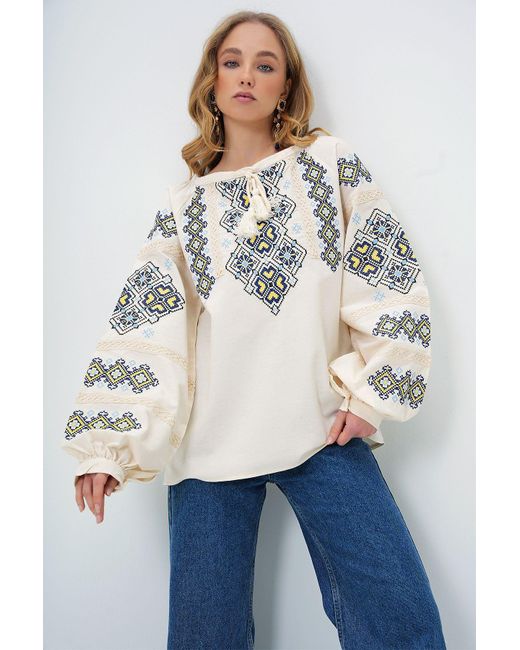 Trend Alaçatı Stili White Cremefarbene Bluse Mit Schnürung Und Ballonärmeln Für Damen