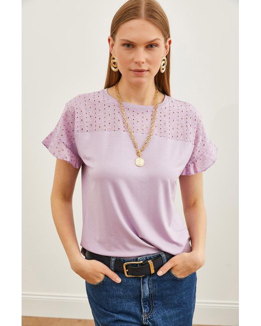 Olalook Purple Farbenes t-shirt mit volant und muschelärmeln