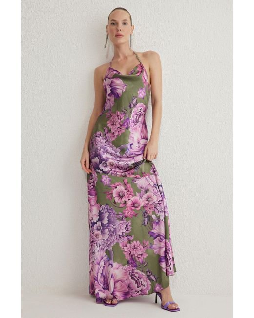 Trendyol Pink Mehrfarbiges, Langes, Stilvolles Abendkleid Mit Degaje-Ausschnitt Und Satin-Weberei Für Damen