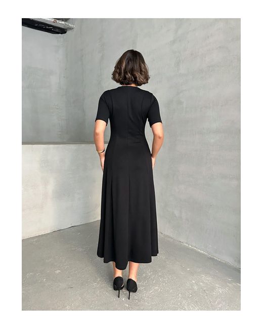 BEJNA Black Schwarzes, Langes, Weiches Kleid Mit V-Ausschnitt Und A-Linie Für Damen