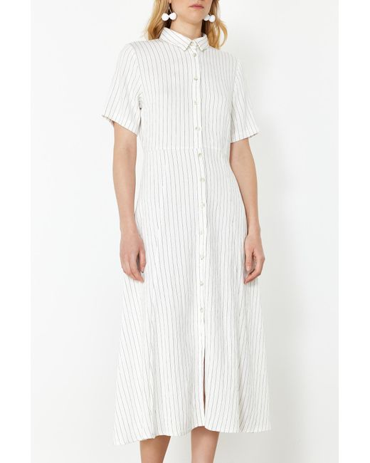 Trendyol White Gestreiftes maxi-hemdkleid aus webstoff