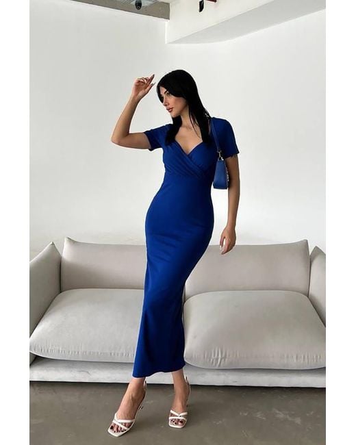Deafox Blue Saks Midi-Kleid Aus Blauem Kreppstoff – Zweireihiger Kragen, Kurze Ärmel Für Damen