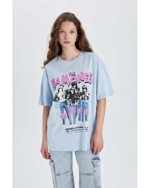 Defacto Blue Ramones Oversize Wide Fit Kurzarm-T-Shirt Mit Rundhalsausschnitt C3772Ax24Sm Für Damen