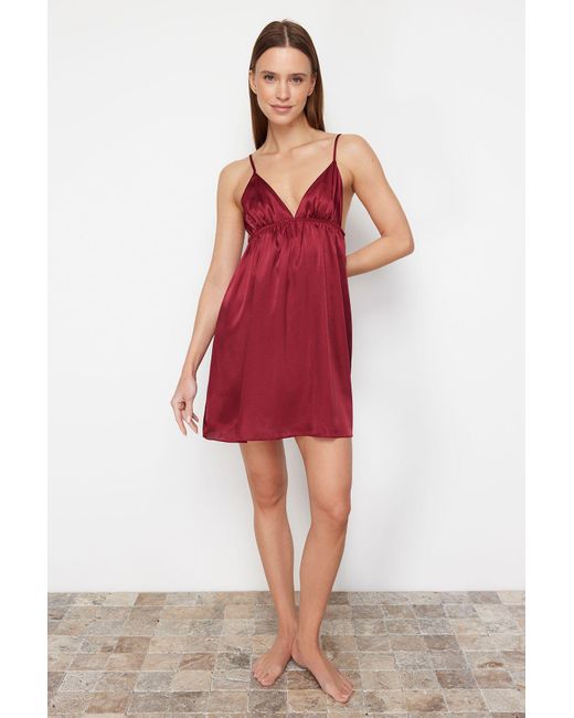 Trendyol Red Burgunderrotes Nachthemd Aus Gewebtem Satin Mit Seilträgern Für Damen