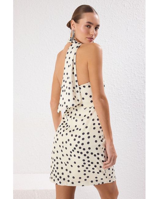Trendyol White Mehrfarbiges, Gepunktetes, Kurzes, Schickes Kleid Aus Gewebtem Satin Für Damen