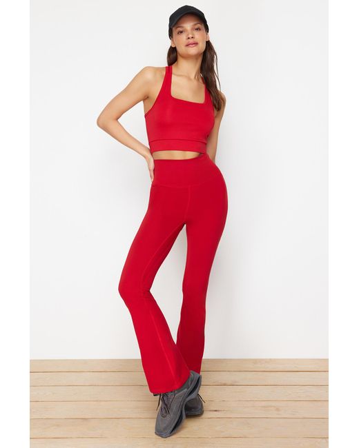 Trendyol Red Gestrickte sport-leggings für yoga mit spanischen beinen in aus gebürstetem, weichem stoff