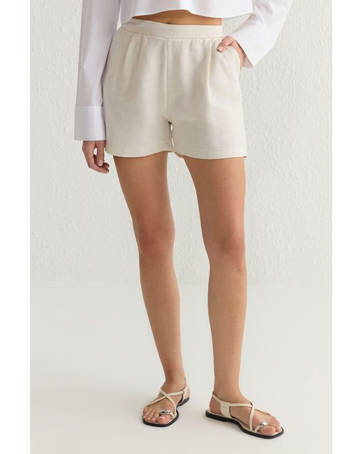 Trendyol Natural Beigefarbene, Gewebte Shorts Und Bermudas