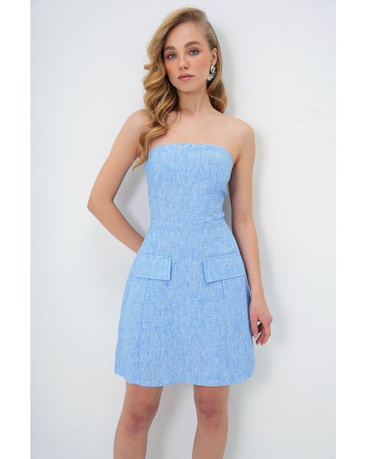 Trend Alaçatı Stili Blue Trägerloses Cremefarbenes Kleid Mit Blauem Innenfutter Und Reißverschluss Für Damen