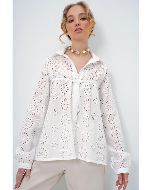 Trend Alaçatı Stili White Weißes, Durchbrochenes, Besticktes Hemd – Scallop-Detail, Gewebt Für Damen