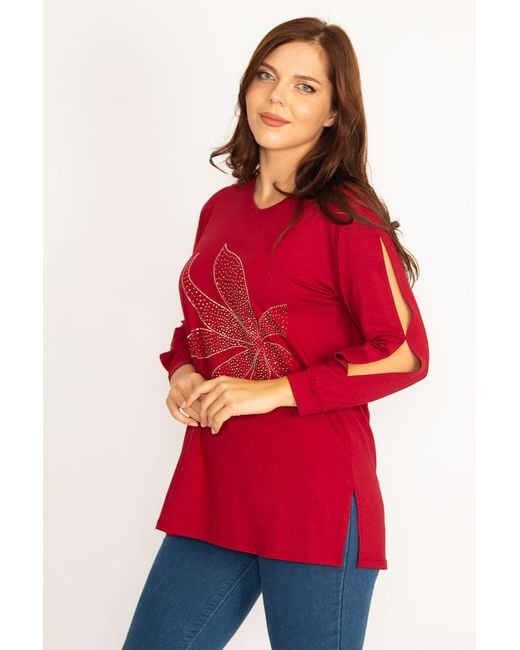Şans Red Şans große bluse mit roten ärmeln, dekolletee und steindetail, 65n34764