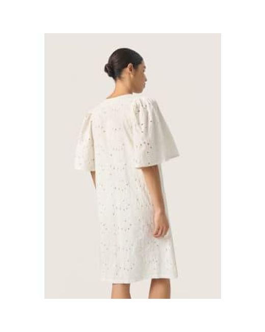 Kiara robe en chuchotement blanc Soaked In Luxury en coloris Natural