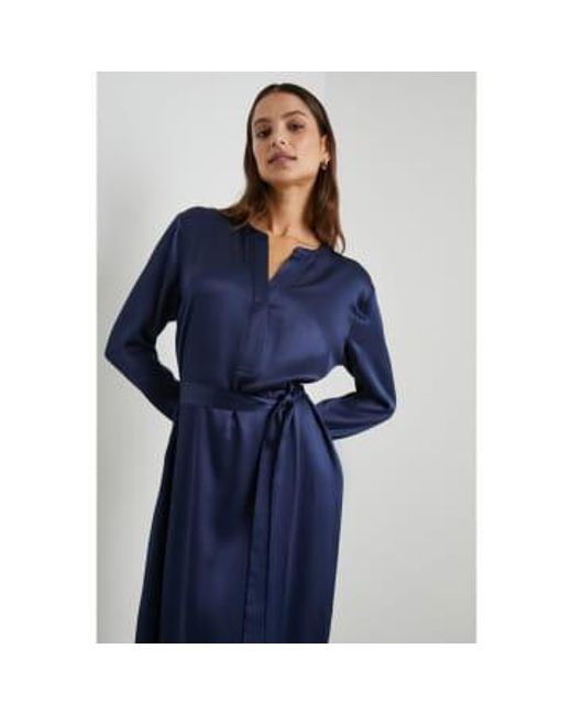 Robe style Satin Navy Nelle avec ceinture Rails en coloris Blue