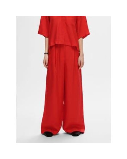 Highwaisted Wide Leg Trouser di SELECTED in Red
