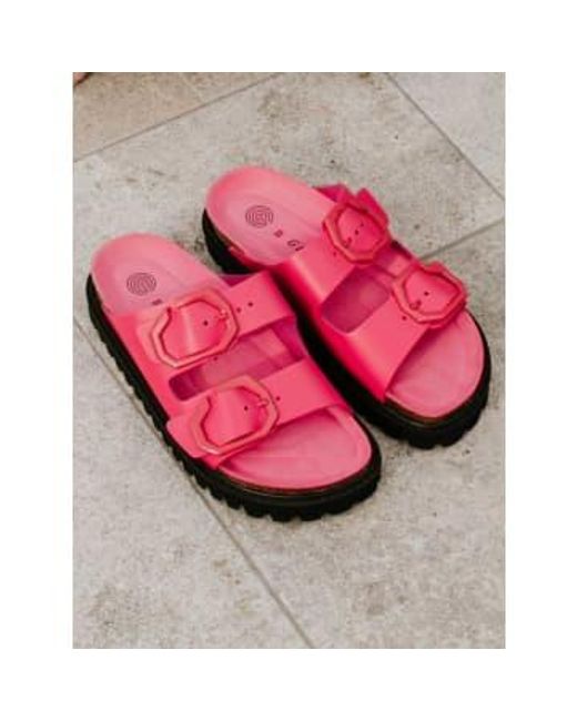 Fuschia Galia Leather Sandals di Genuins in Pink