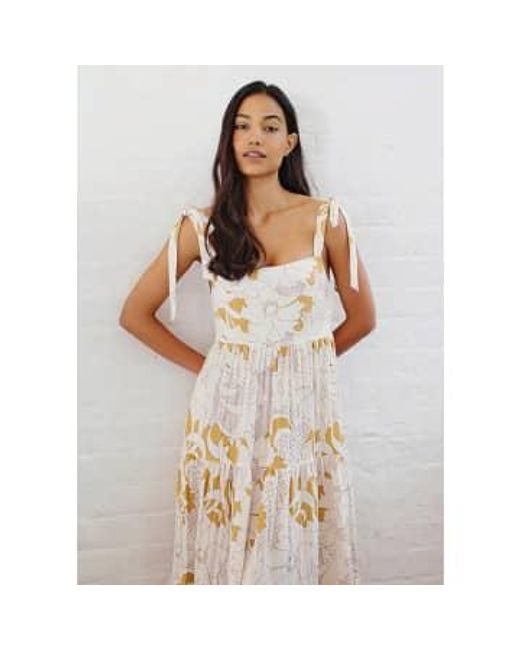 Deanie Loomis Lily Dress Mustard di Traffic People in White