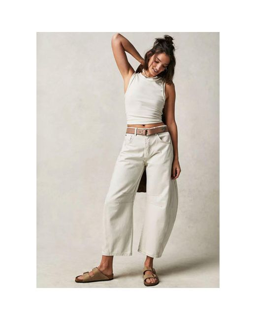 Lucky You Mid Rise Barrel Jeans di Free People in Natural