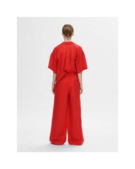 Highwaisted Wide Leg Trouser di SELECTED in Red