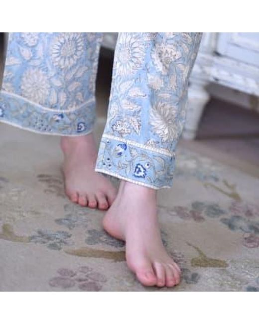 Block Printed Cornflower Cotton Pyjamas di Powell Craft in Gray