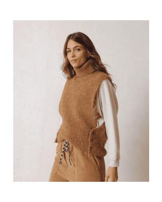 Indi And Cold Camel Knitted Vest di Indi & Cold in Brown