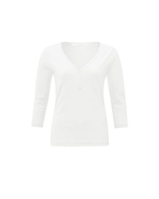 Top With V Neckline And Button Detail Or Pure di Yaya in White