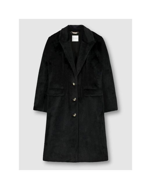 Saami Coat Black 1 di Rino & Pelle