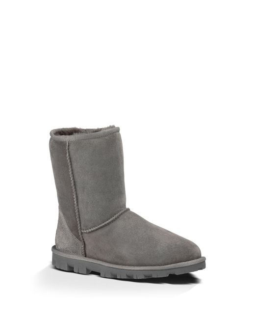 grey ugg boots