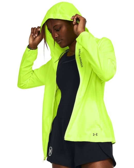 Giacca outrun the storm di Under Armour in Green