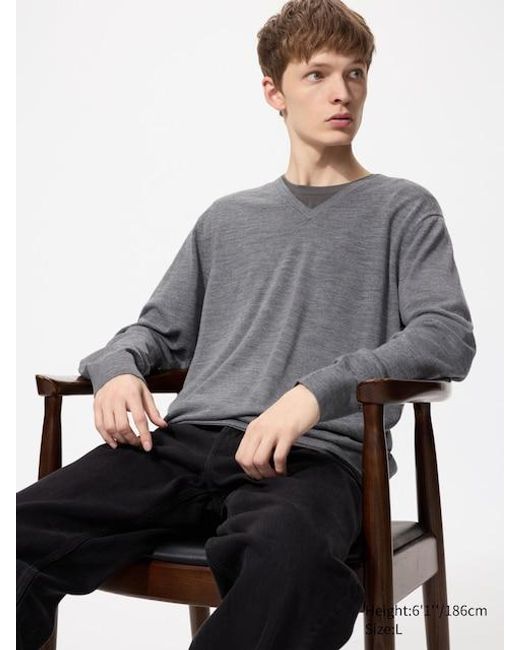 Uniqlo Gray 100% Merino V Neck Jumper for men