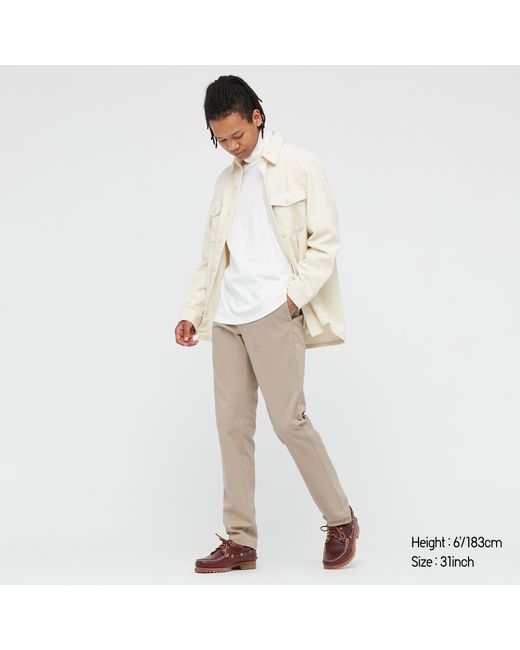 Pantaloni Chino Slim da Uomo di Uniqlo in Neutro | Lyst