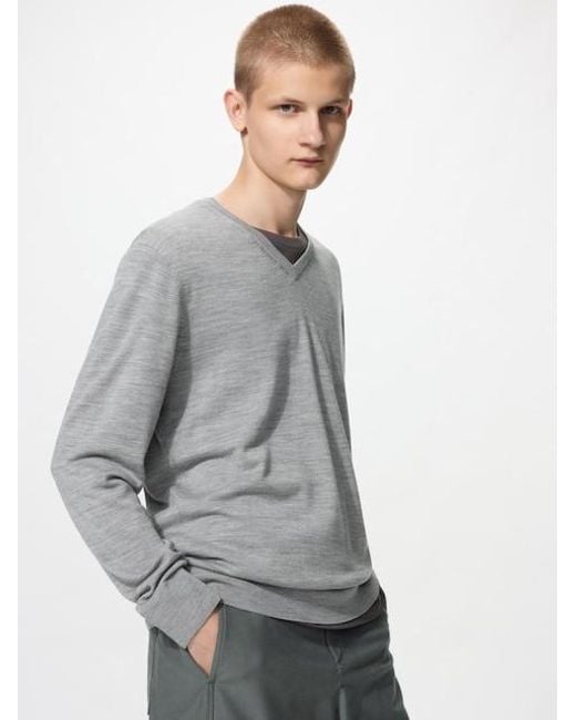 Uniqlo Gray 100% Merino V Neck Jumper for men