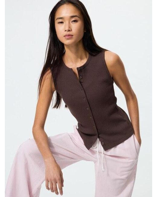 Uniqlo Brown Button-Down Top (Sleeveless)