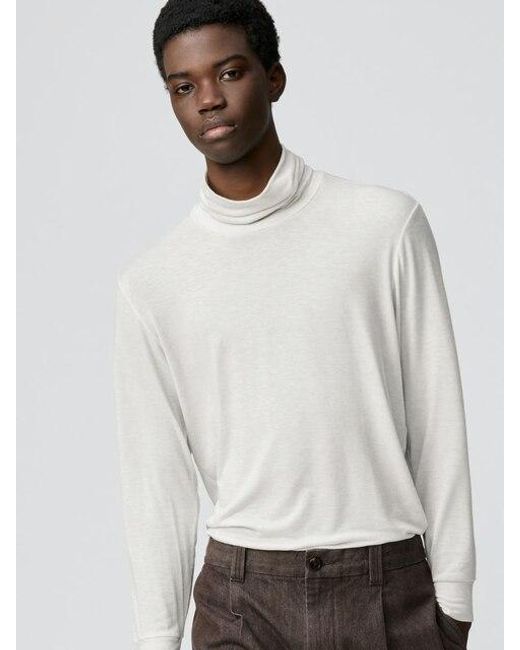 Uniqlo White Heattech Extra Warm Cashmere Blend Turtleneck T-Shirt (Long Sleeve) for men