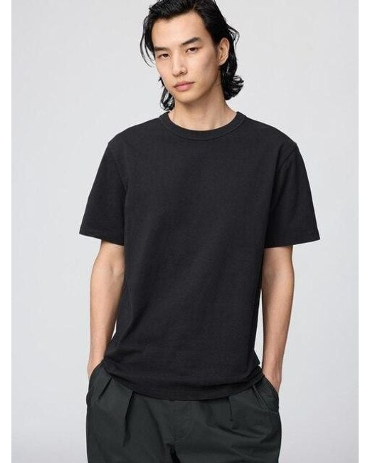 Uniqlo Black Crew Neck T-Shirt for men