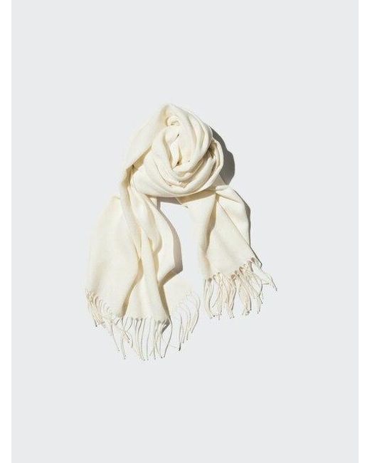 Uniqlo White Heattech Scarf for men