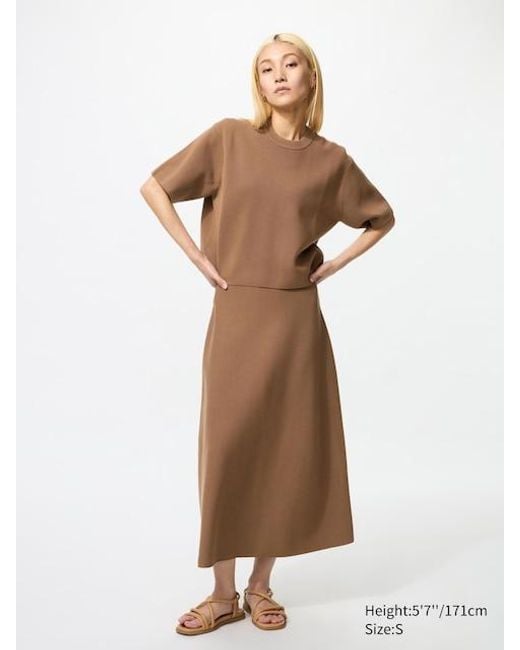 Gonna Svasata di Uniqlo in Natural